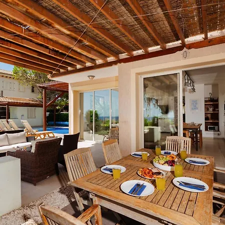 Artisan Seafront - Treehouse Villa