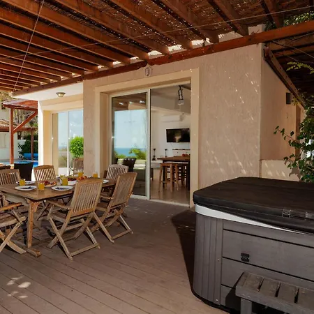 Artisan Seafront - Treehouse *
