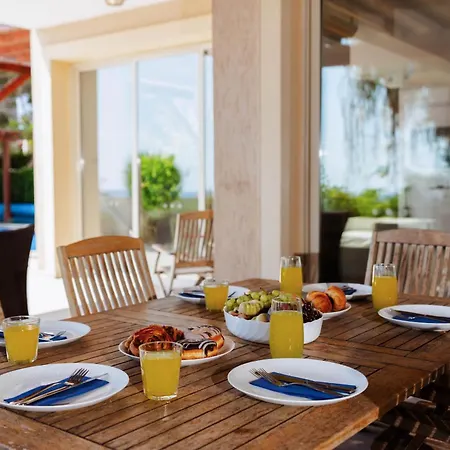 Villa Artisan Seafront - Treehouse *